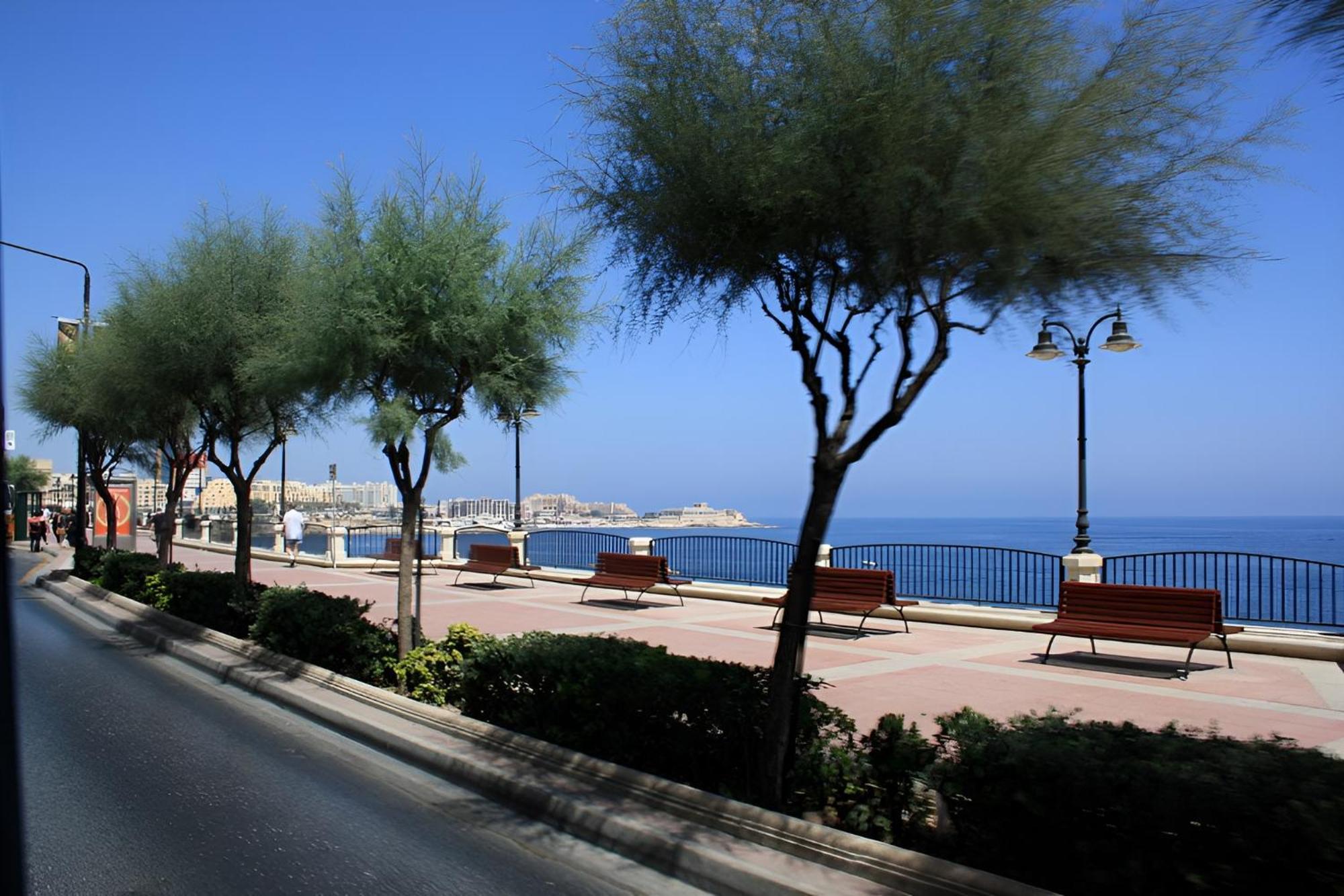 Idyllic Apartment Just Off The Promenade Sliema Exterior photo